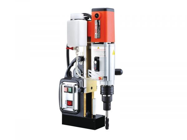 Patentovaná magnetická vrtačka a závitořez...